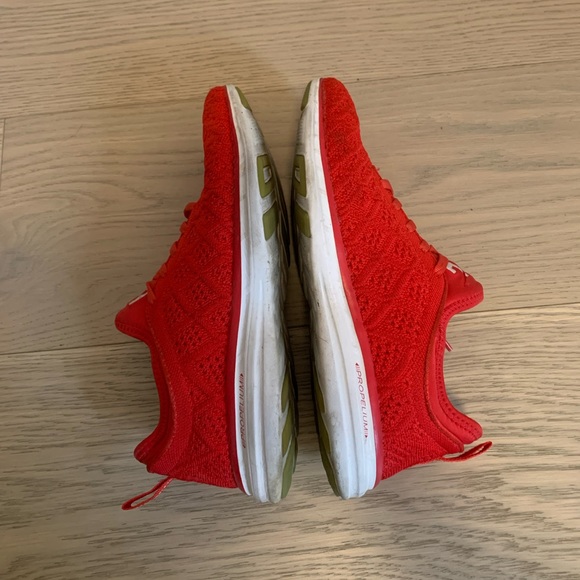 Red APL running shoes - Picture 2 of 2
